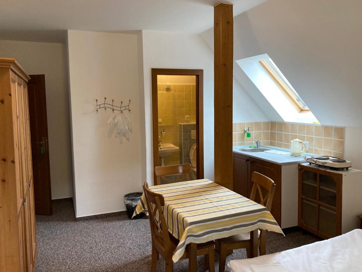 Chalupa A Apartmany Lojka Бенецко Екстериор снимка